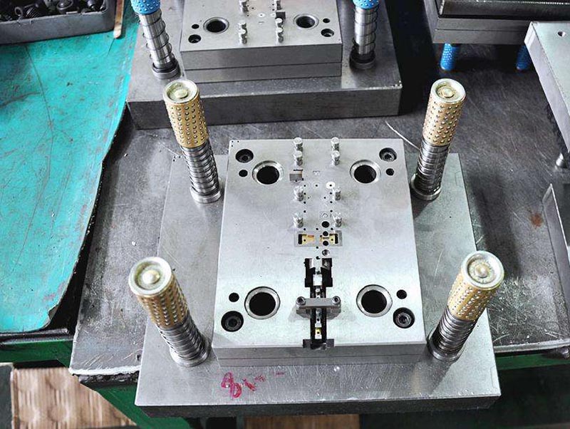 星子模具制造-01